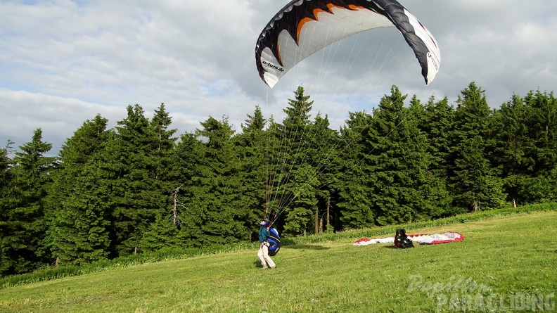 2010 RK25.10 Wasserkuppe Paragliding 055