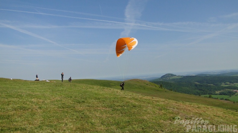 2010 RK25.10 Wasserkuppe Paragliding 093