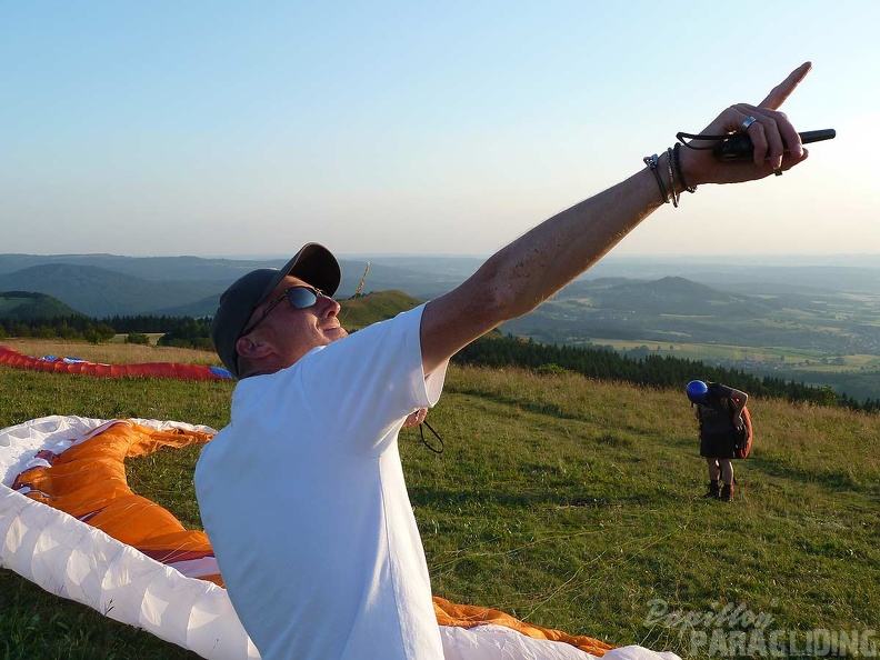 2010 RK28.10 Wasserkuppe Paragliding 053