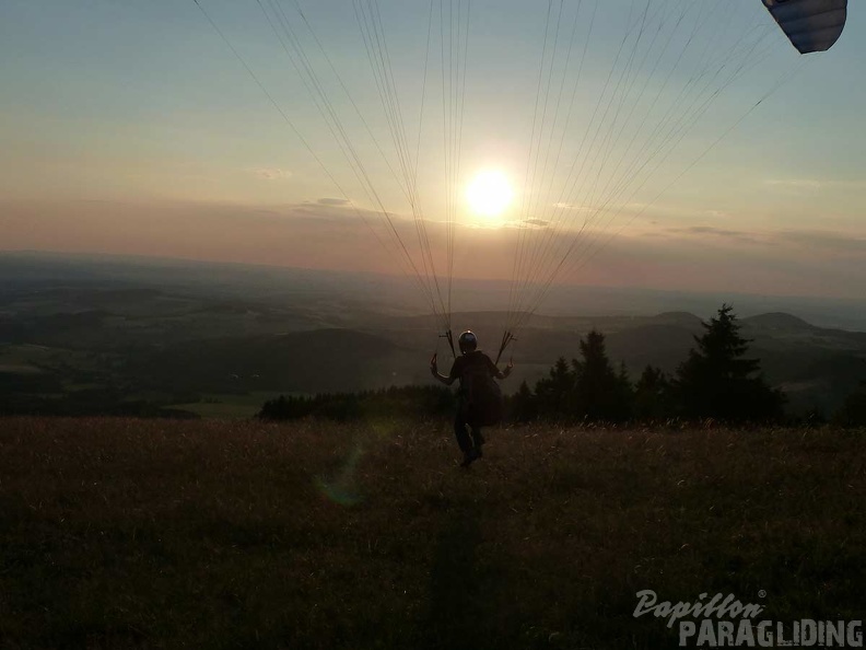 2010_RK28.10_Wasserkuppe_Paragliding_067.jpg