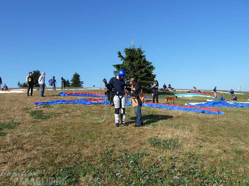 2010 RK28.10 1 Wasserkuppe Paragliding 006
