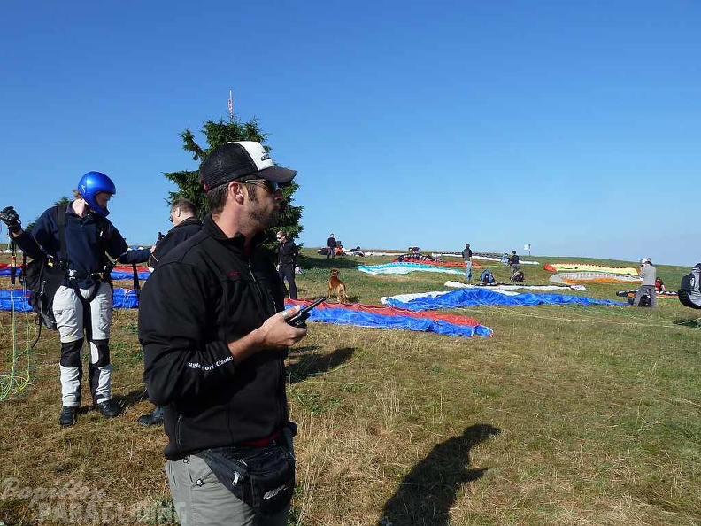 2010 RK28.10 1 Wasserkuppe Paragliding 007