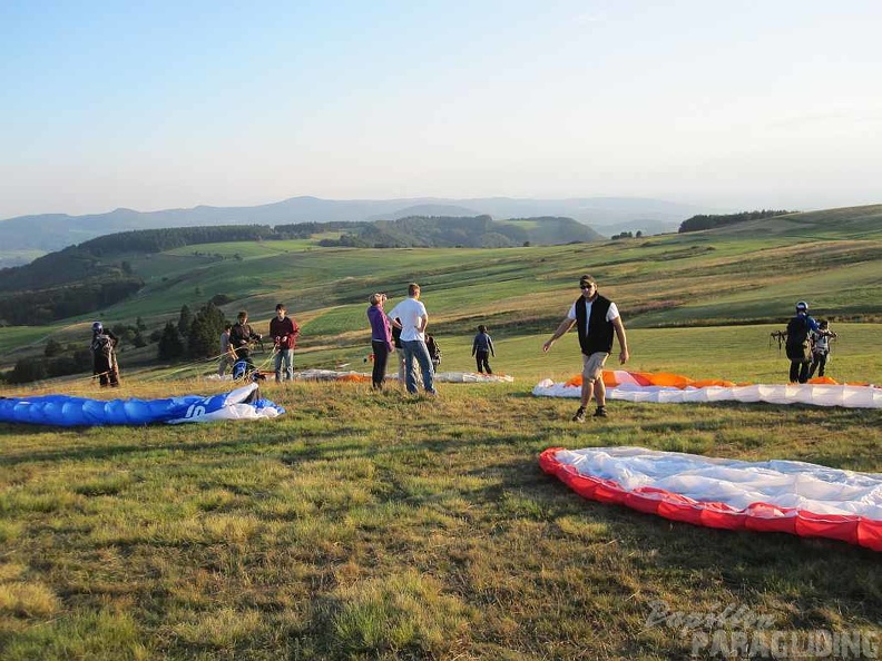 2010 RK32.10 Wasserkuppe Paragliding 030