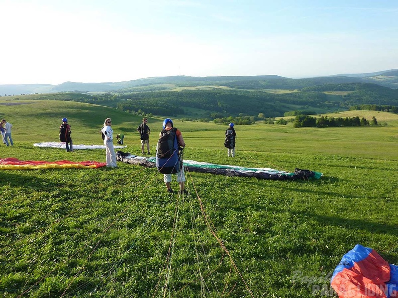 2010_RS23.10_Wasserkuppe_Gleitschirm_017.jpg