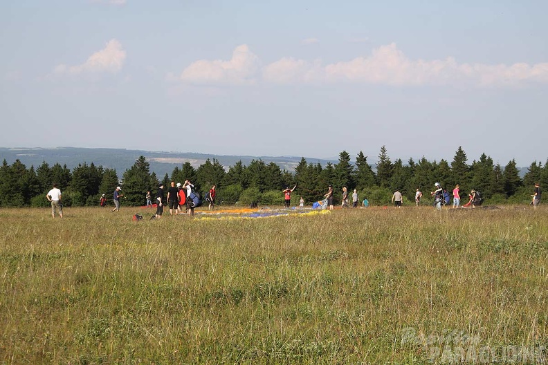 2010_RS28.10_Wasserkuppe_Gleitschirm_006.jpg