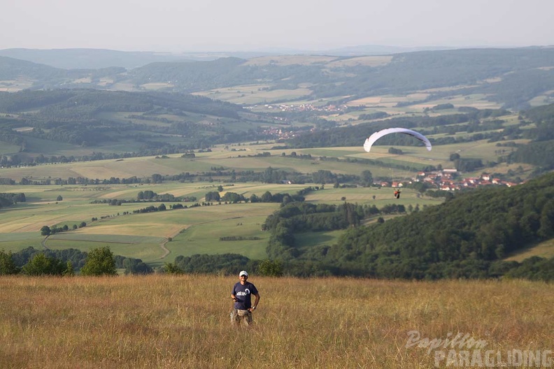 2010_RS28.10_Wasserkuppe_Gleitschirm_055.jpg