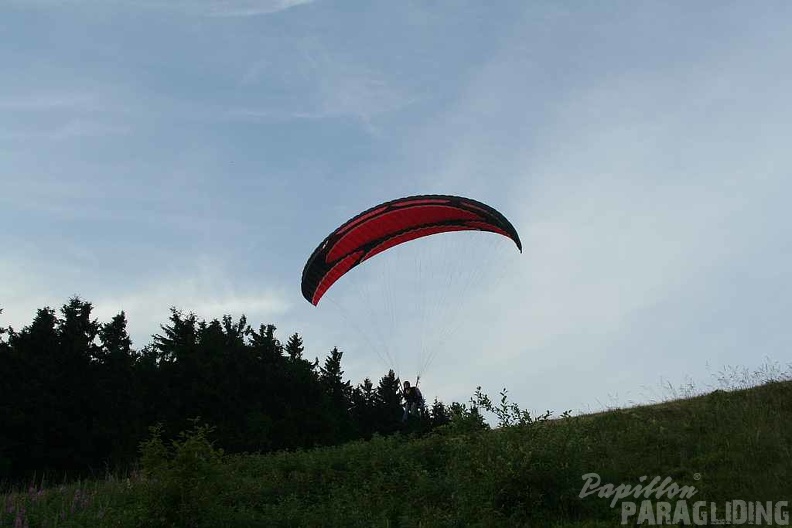 2010_RS28_10_Wasserkuppe_Gleitschirm_086.jpg