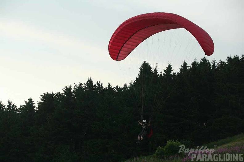 2010_RS28_10_Wasserkuppe_Gleitschirm_101.jpg