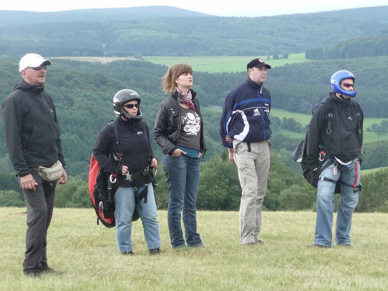 2010_RS32_10_Wasserkuppe_Gleitschirm_012.jpg