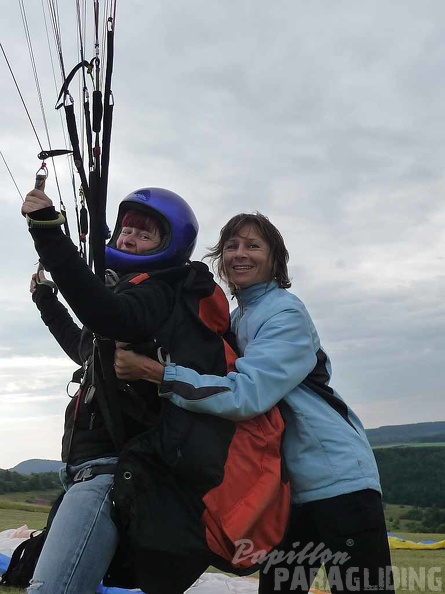 2010_RS32_10_Wasserkuppe_Gleitschirm_014.jpg