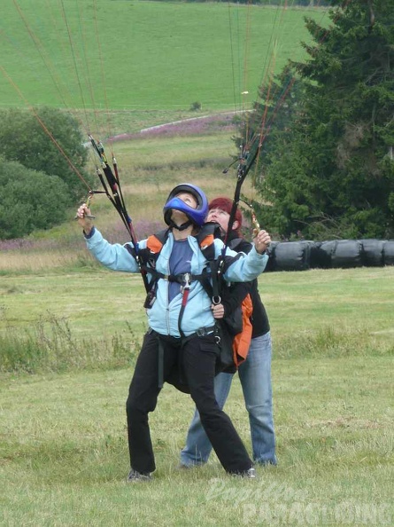 2010_RS32_10_Wasserkuppe_Gleitschirm_049.jpg