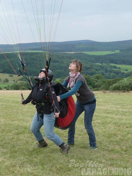 2010_RS32_10_Wasserkuppe_Gleitschirm_061.jpg