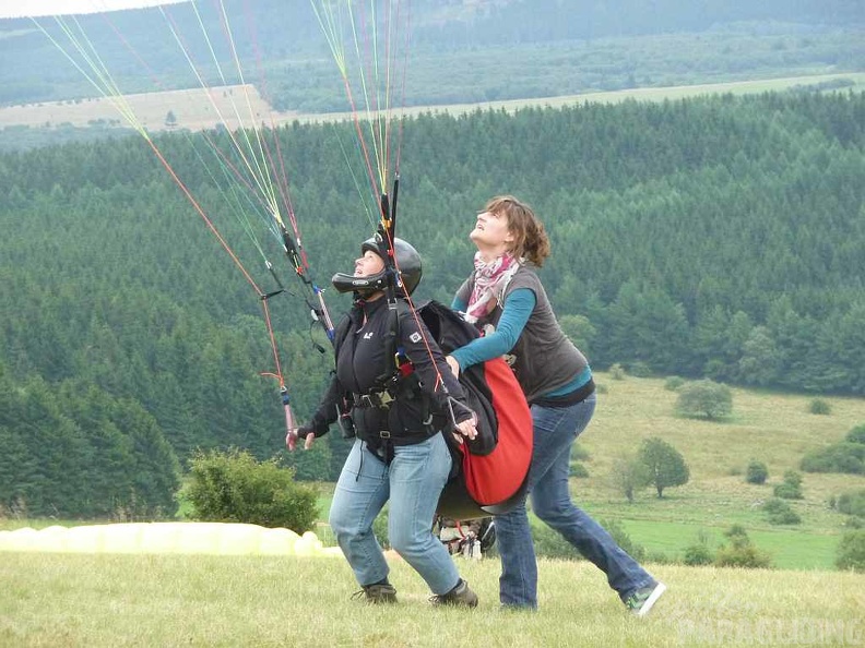 2010_RS32_10_Wasserkuppe_Gleitschirm_067.jpg