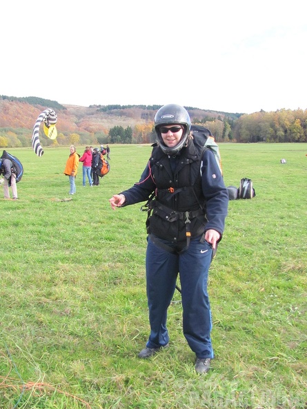 2010_RS44.10_Wasserkuppe_Gleitschirm_043.jpg