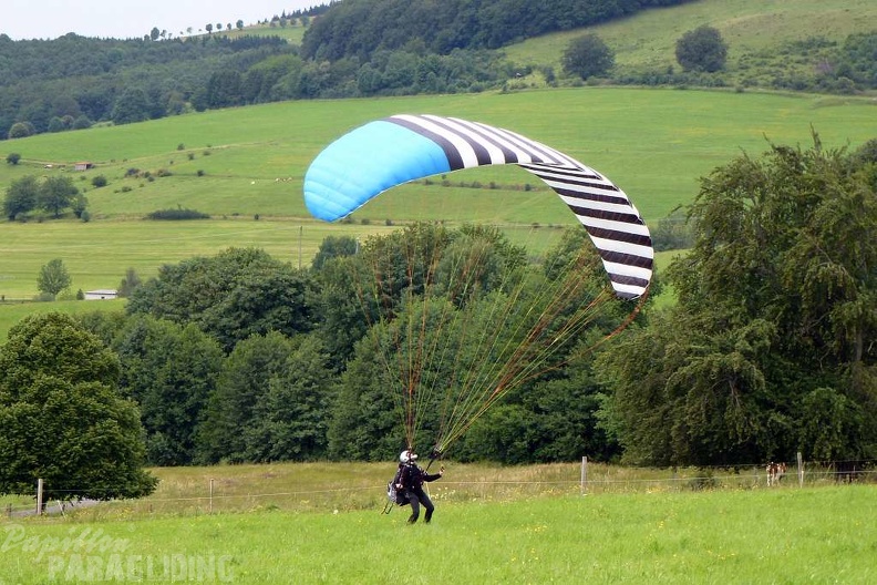 2011 RK27.11 Paragliding Wasserkuppe 039