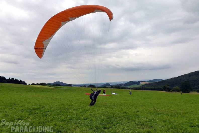 2011_RK27.11_Paragliding_Wasserkuppe_040.jpg