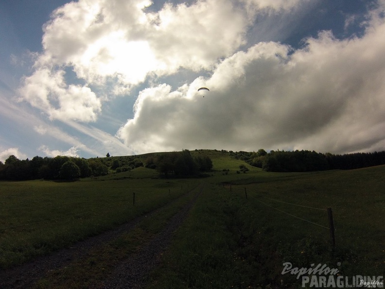 2013_RK22.13_Wasserkuppe_Gleitschirm_003.jpg