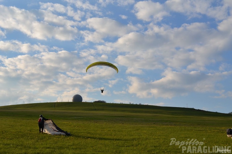 2013_RK22.13_Wasserkuppe_Gleitschirm_032.jpg