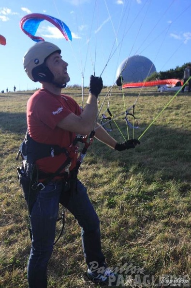 2013_RK33.13_Wasserkuppe_Gleitschirm_060.jpg