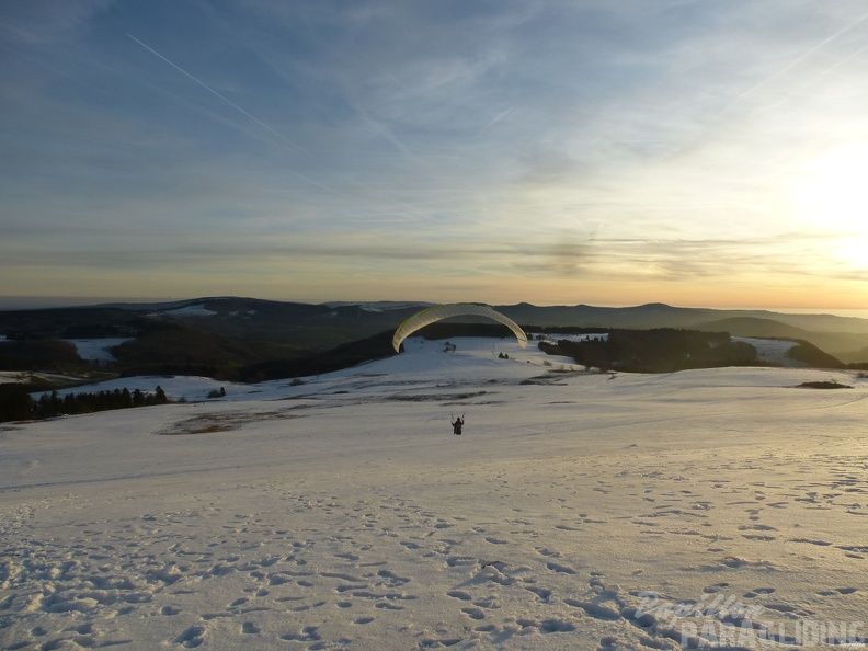 2013_RK49.13_Wasserkuppe_Gleitschirmkurs_024.jpg