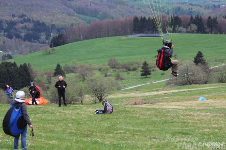 2013_RSF19.13_Wasserkuppe_Gleitschirmkurs_064.jpg