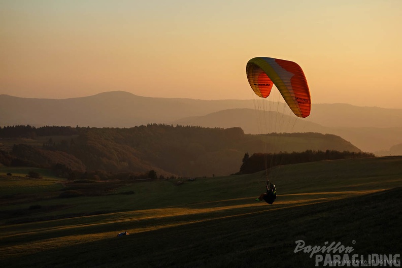 jeschke_paragliding-7.jpg