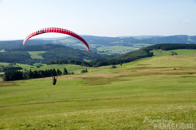 RK32 14 Paragliding Wasserkuppe 020