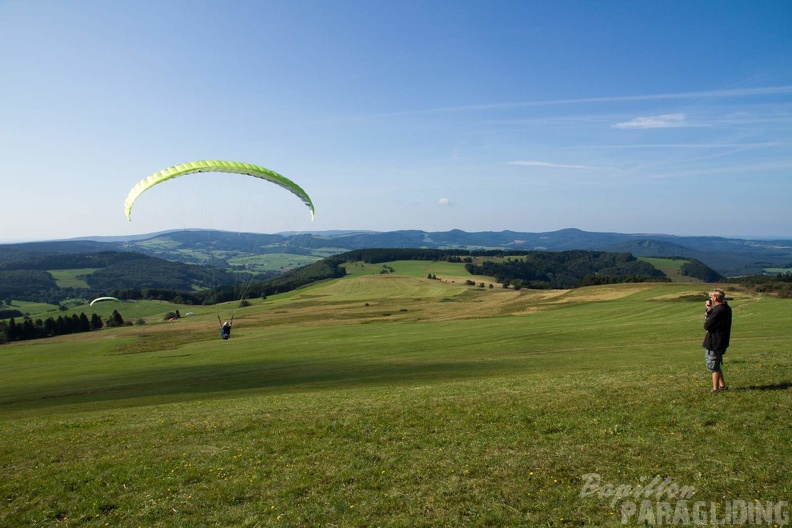 RK32 14 Paragliding Wasserkuppe 041