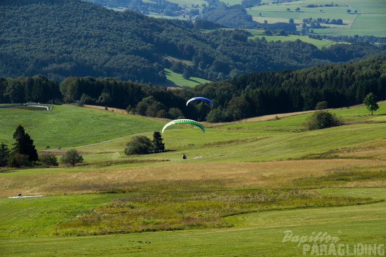 RK32_14_Paragliding_Wasserkuppe_090.jpg