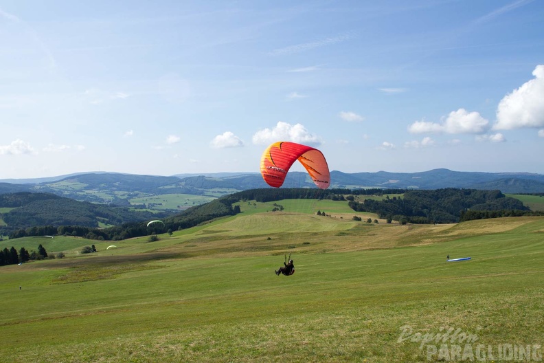 RK32 14 Paragliding Wasserkuppe 235