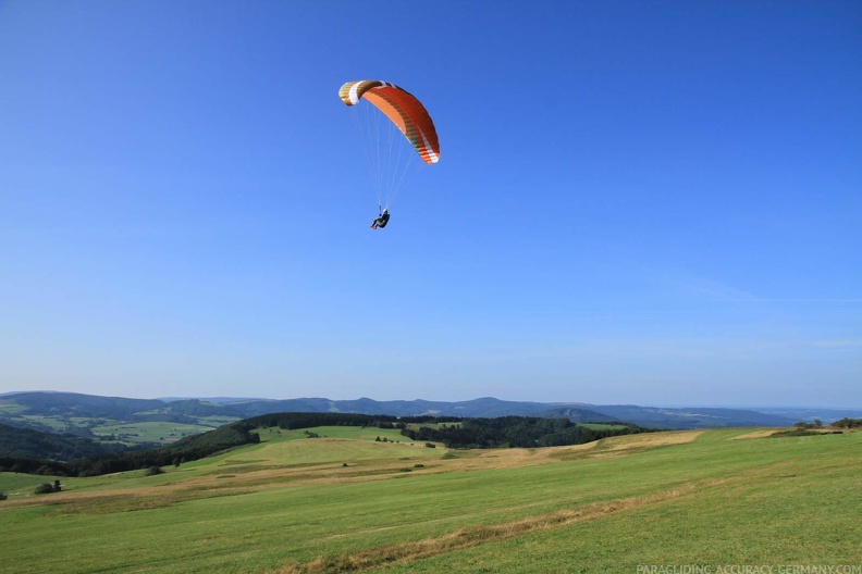 RK32 14 Paragliding Wasserkuppe 352