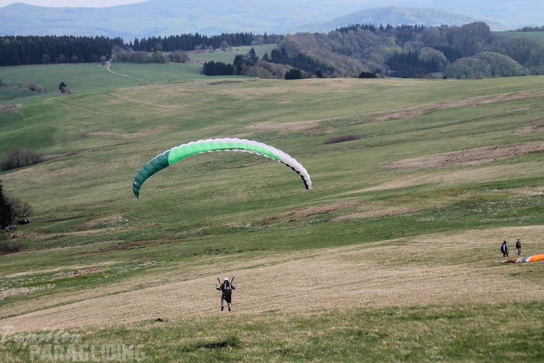 RK19 15 Wasserkuppe-Paragliding-138