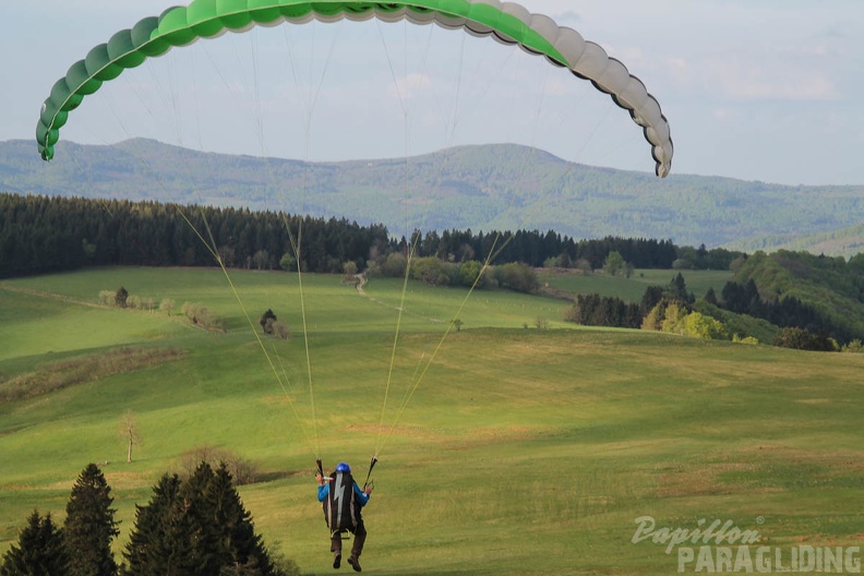 RK19 15 Wasserkuppe-Paragliding-164