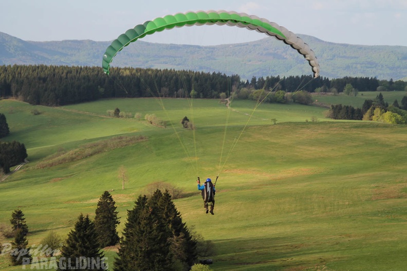 RK19 15 Wasserkuppe-Paragliding-165