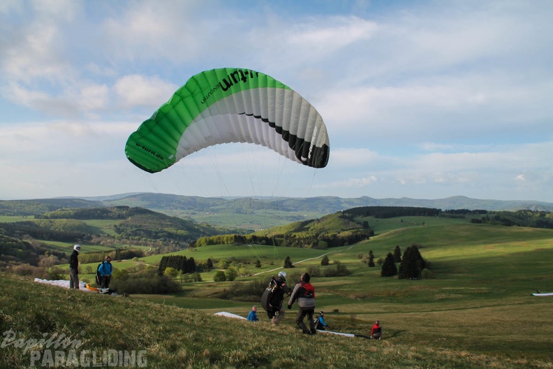RK19 15 Wasserkuppe-Paragliding-187