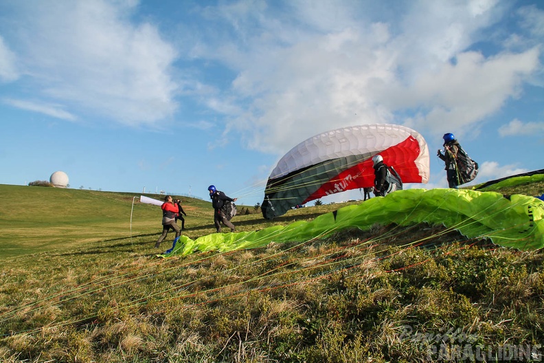 RK19 15 Wasserkuppe-Paragliding-192
