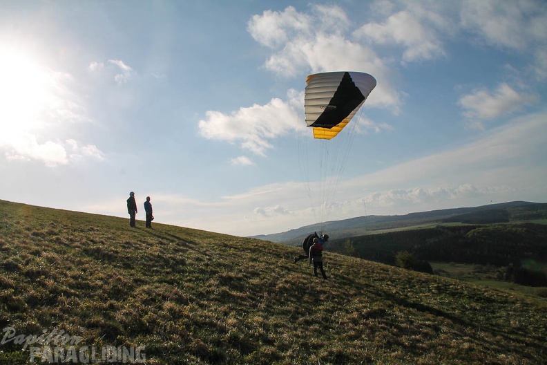 RK19 15 Wasserkuppe-Paragliding-201