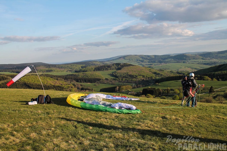 RK19 15 Wasserkuppe-Paragliding-289