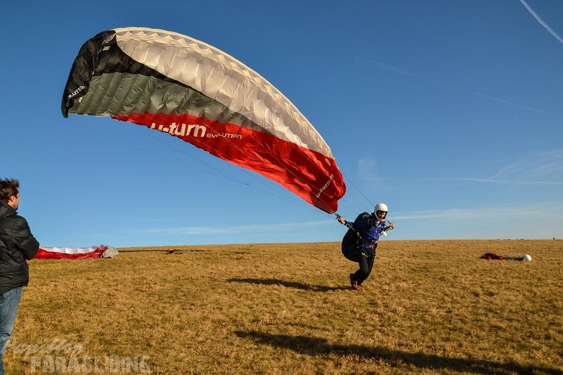 rk53.15-paragliding-174