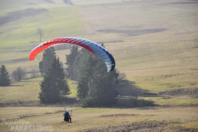rk53.15-paragliding-180