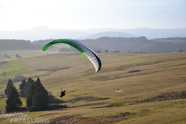 rk53.15-paragliding-213