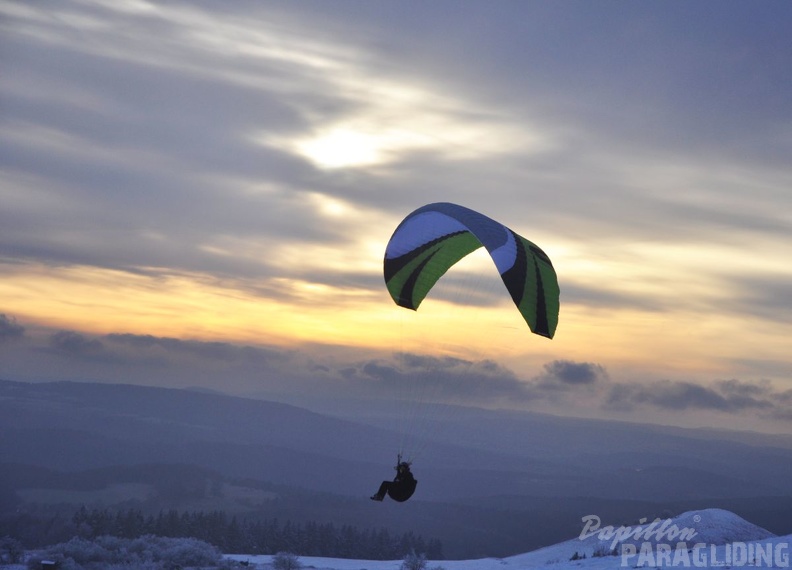 2015-01-18_RHOEN_Wasserkuppe_Paraglider-Schnee_cFHoffmann_056_02.jpg