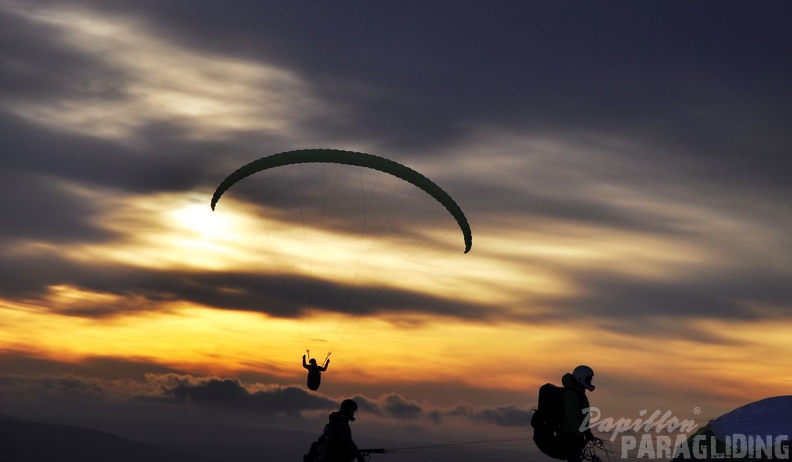 2015-01-18 RHOEN Wasserkuppe Paraglider-Schnee cFHoffmann 074 02