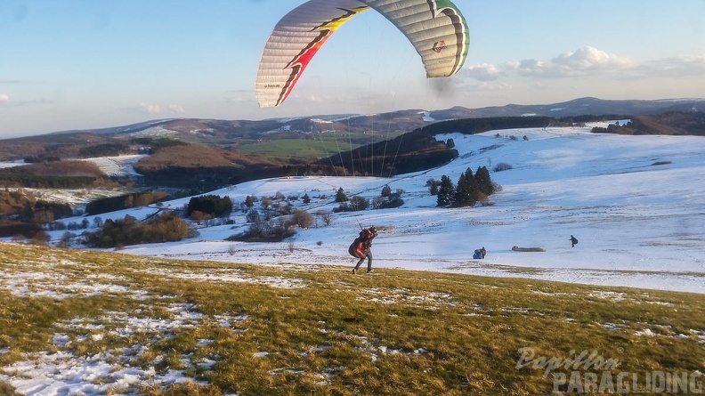 RK17.16 Paragliding-160