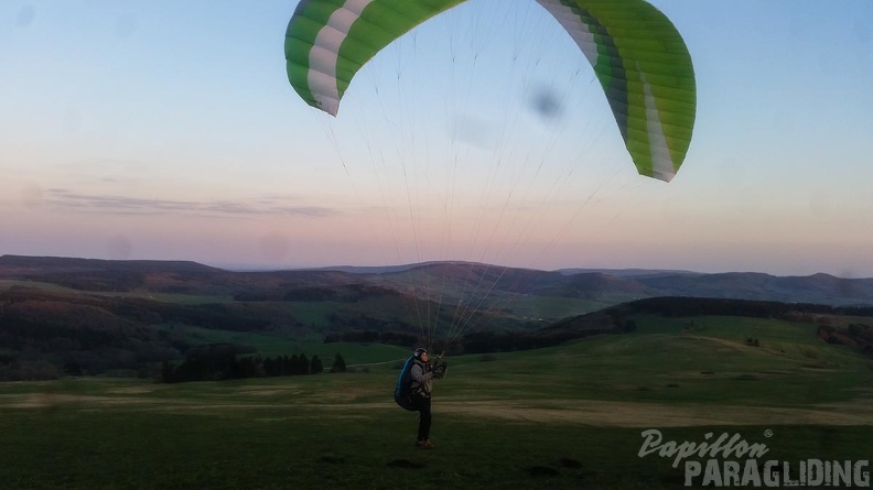 RK18.16 Paragliding-214