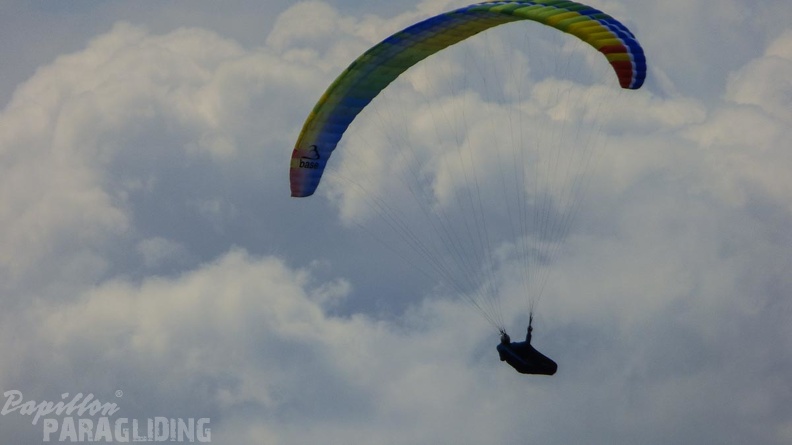 RK26.16 Paragliding-01-1021