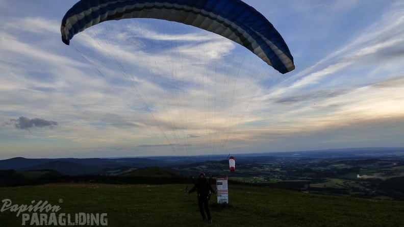 RK26.16_Paragliding-01-1075.jpg