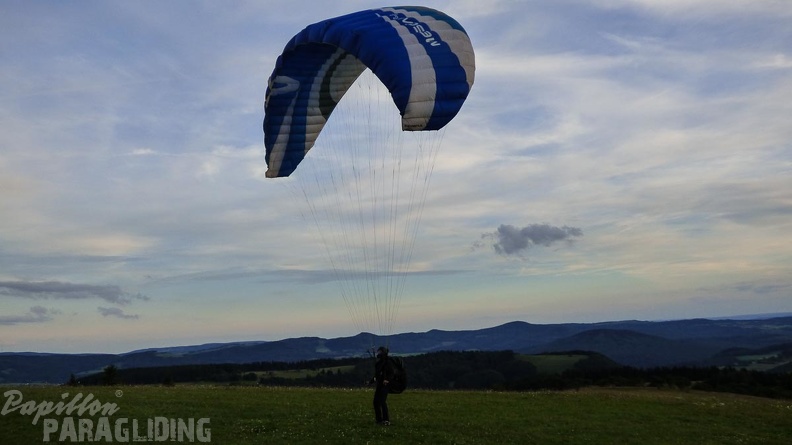 RK26.16_Paragliding-01-1076.jpg