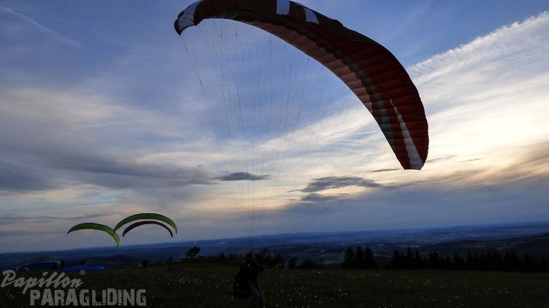 RK26.16_Paragliding-01-1090.jpg