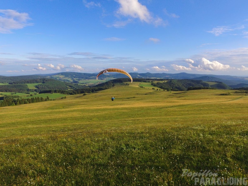 RK26.16_Paragliding-1086.jpg